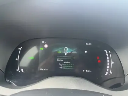 Photo 15 Toyota Yaris 1.5 HYBRID 116H DESIGN