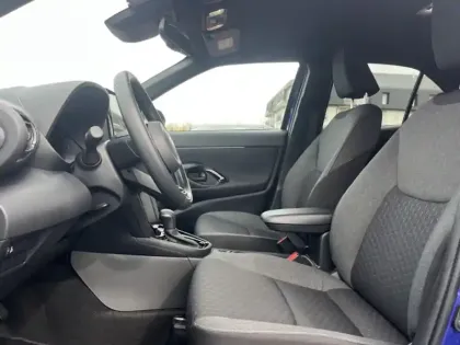 Photo 13 Toyota Yaris 1.5 HYBRID 116H DESIGN