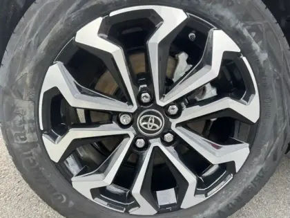 Photo 8 Toyota Yaris 1.5 HYBRID 116H DESIGN