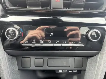 Photo 18 Toyota Yaris 1.5 HYBRID 116H DESIGN