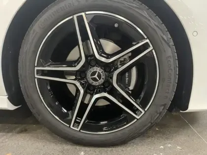 Photo 8 Mercedes Classe A 200 d AMG Line