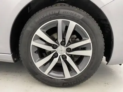 Photo 48 Peugeot 308  PureTech 110ch S&S BVM6