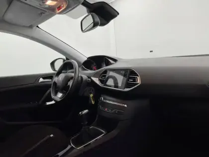 Photo 87 Peugeot 308  PureTech 110ch S&S BVM6