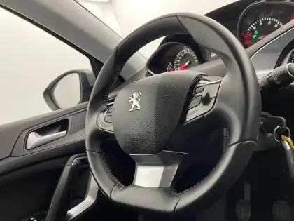 Photo 90 Peugeot 308  PureTech 110ch S&S BVM6