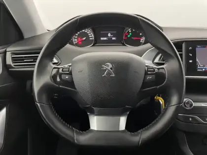 Photo 84 Peugeot 308  PureTech 110ch S&S BVM6