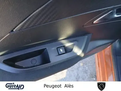 Photo 12 Peugeot 2008  PureTech 100 S&S BVM6