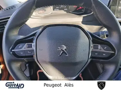 Photo 17 Peugeot 2008  PureTech 100 S&S BVM6