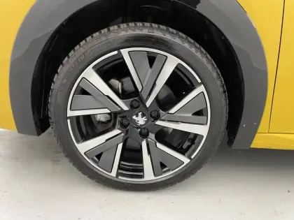 Photo 51 Peugeot 208  PureTech 100 S&S BVM6