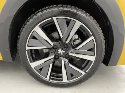 Photo 52 Peugeot 208  PureTech 100 S&S BVM6