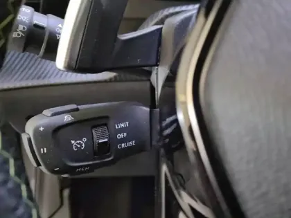 Photo 52 Peugeot 208  Hybrid 145 e-DCS6