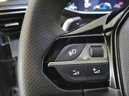 Photo 53 Peugeot 208  Hybrid 145 e-DCS6