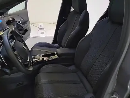 Photo 35 Peugeot 208  Hybrid 145 e-DCS6