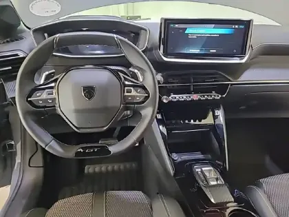 Photo 32 Peugeot 208  Hybrid 145 e-DCS6