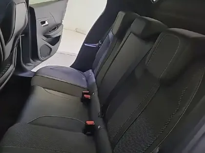 Photo 36 Peugeot 208  Hybrid 145 e-DCS6