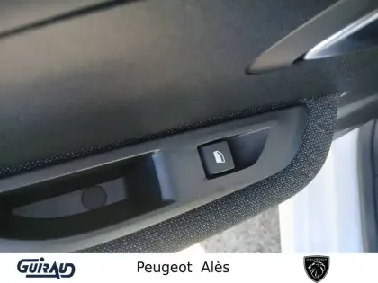 Photo 12 Peugeot 208  Hybrid 100 e-DCS6