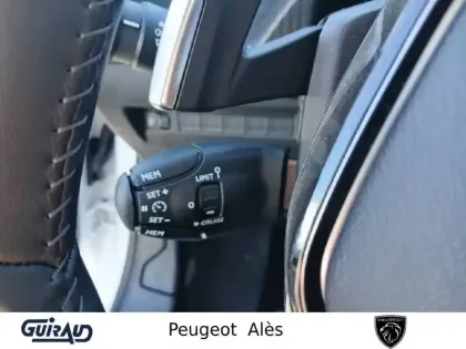 Photo 16 Peugeot 208  Hybrid 100 e-DCS6