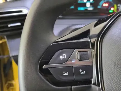 Photo 60 Peugeot 208  Electrique 50 kWh 136ch