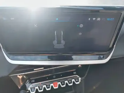 Photo 19 Peugeot 208  PureTech 75 S&S BVM5