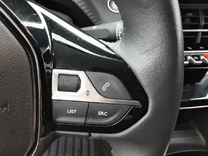 Photo 44 Peugeot 208  Electrique 50 kWh 136ch