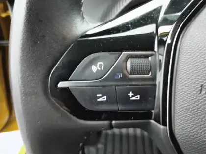 Photo 43 Peugeot 208  Electrique 50 kWh 136ch