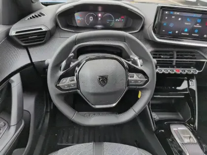 Photo 52 Peugeot 2008  Hybrid 145 e-DCS6