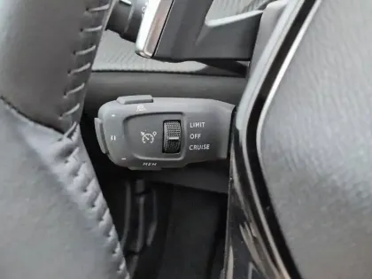 Photo 64 Peugeot 2008  Hybrid 145 e-DCS6