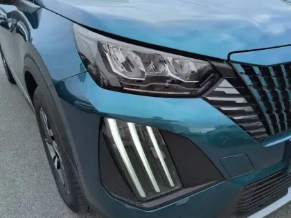 Photo 59 Peugeot 2008  Hybrid 145 e-DCS6