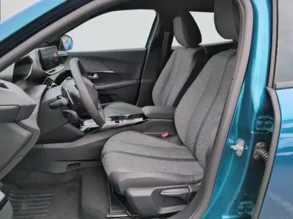 Photo 54 Peugeot 2008  Hybrid 145 e-DCS6