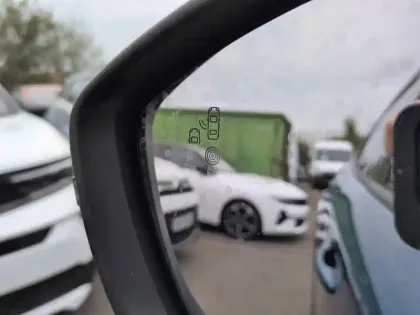 Photo 63 Peugeot 2008  Hybrid 145 e-DCS6