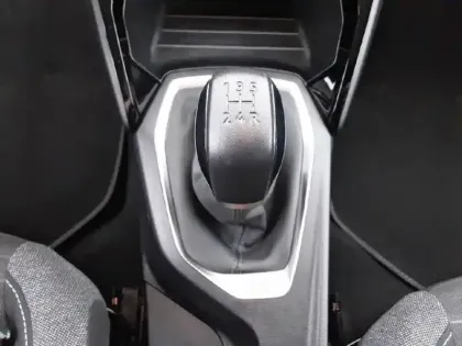 Photo 35 Peugeot 208  PureTech 75 S&S BVM5