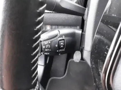 Photo 41 Peugeot 208  PureTech 75 S&S BVM5