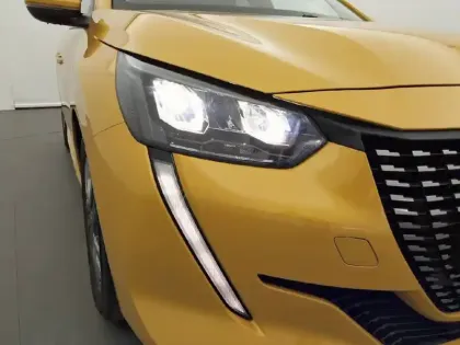 Photo 37 Peugeot 208  PureTech 75 S&S BVM5