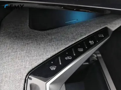 Photo 40 Peugeot 3008  Electrique 73 kWh 210 ch