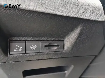 Photo 41 Peugeot 3008  Electrique 73 kWh 210 ch