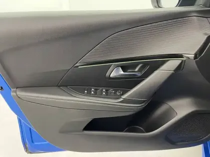 Photo 26 Peugeot 208  Electrique 50 kWh 136ch