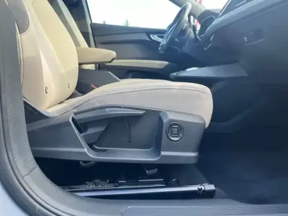 Photo 20 Audi Q4  e-tron 50 299 ch 82 kWh quattro