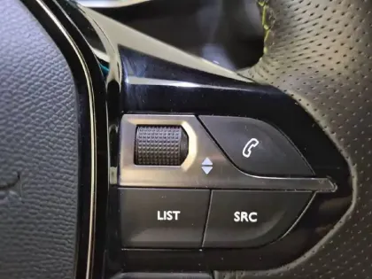 Photo 28 Peugeot 2008  Electrique 136 ch