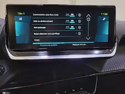 Photo 20 Peugeot 2008  Electrique 136 ch