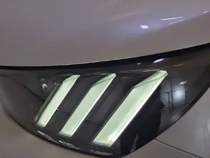 Photo 15 Peugeot 2008  Electrique 136 ch