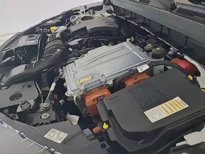 Photo 14 Renault Arkana  E-Tech hybride 145 - 22