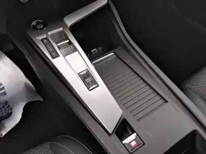 Photo 33 Peugeot 308  SW BlueHDi 130ch S&S EAT8