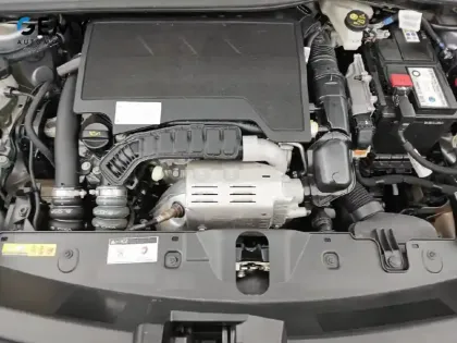 Photo 57 Peugeot 2008  PureTech 130 S&S EAT8