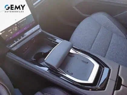 Photo 16 Renault Rafale  E-Tech full hybrid 200