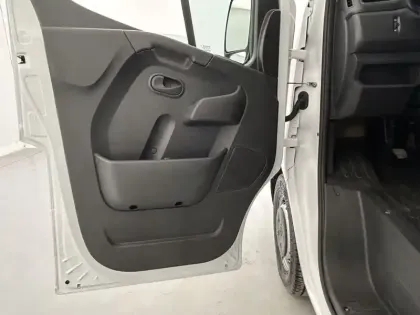 Photo 79 Renault Master  FGN TRAC F3500 L3H2 DCI 135