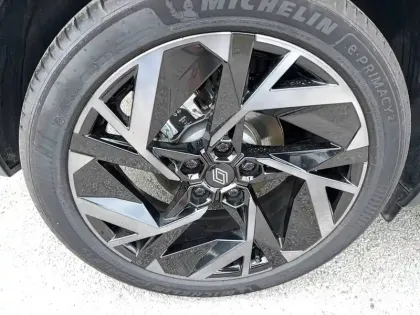 Photo 28 Renault Captur  E-Tech full hybrid 145 ch