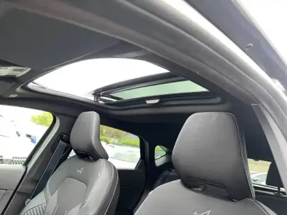 Photo 39 Renault Captur  E-Tech full hybrid 145 ch