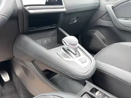 Photo 32 Renault Captur  E-Tech full hybrid 145 ch