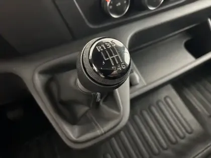 Photo 128 Renault Master  FGN TRAC F3300 L1H2 BLUE DCI 135