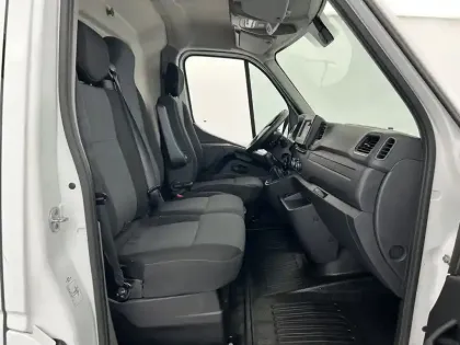 Photo 143 Renault Master  FGN TRAC F3300 L1H2 BLUE DCI 135