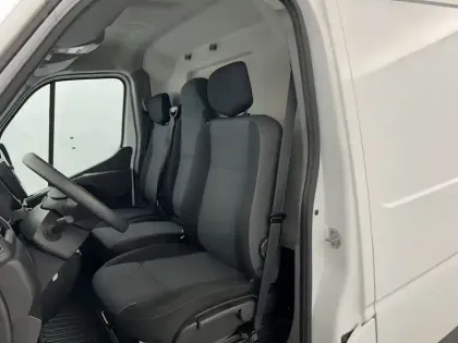 Photo 93 Renault Master  FGN TRAC F3300 L1H2 BLUE DCI 135